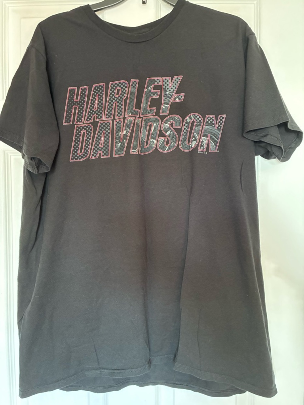 Harley-Davidson Black Tee with Red-Outlined Graphic